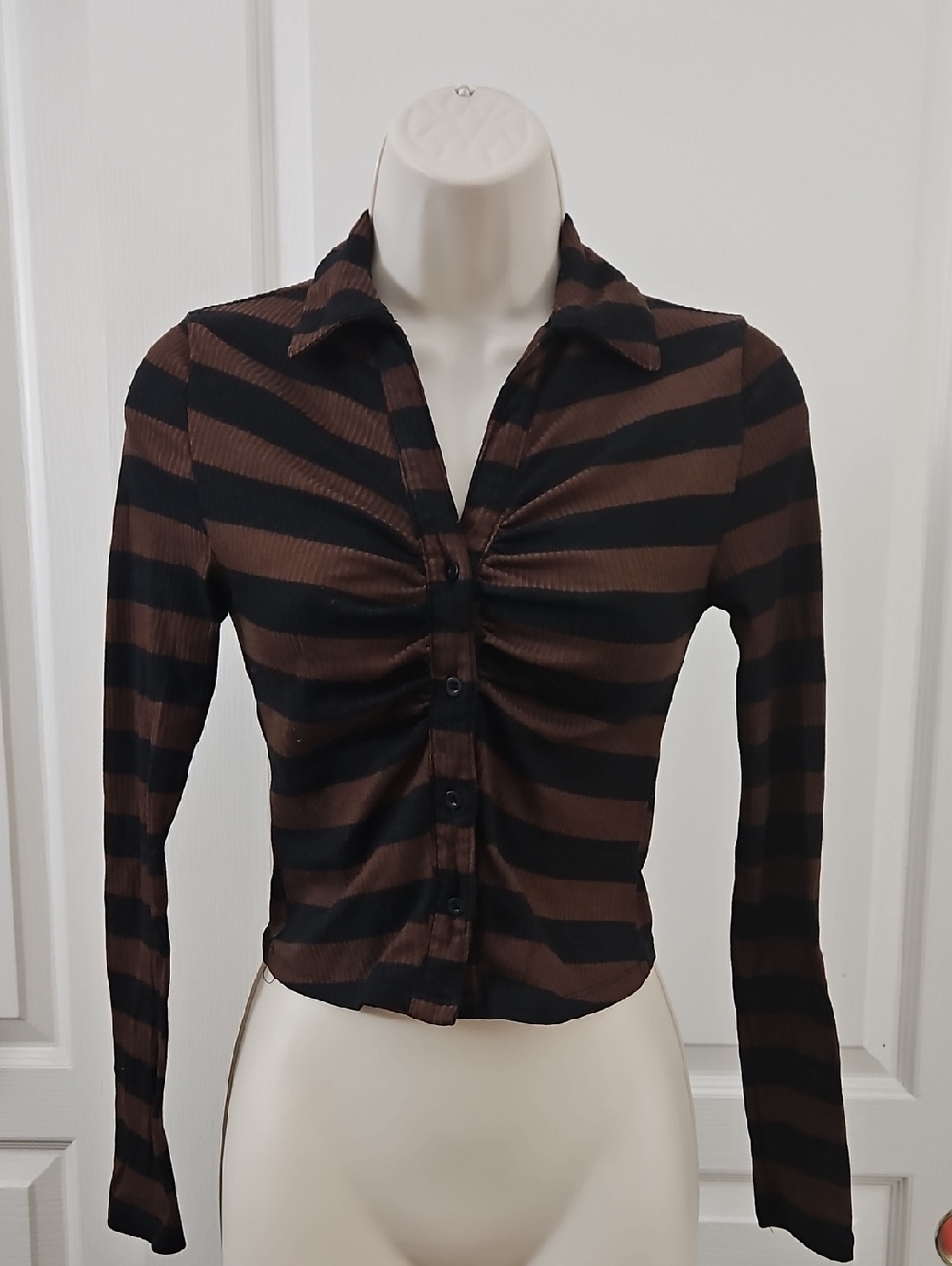 Just Polly | Brown & Black Striped Ruched Button-Up Cropped Top Size XS